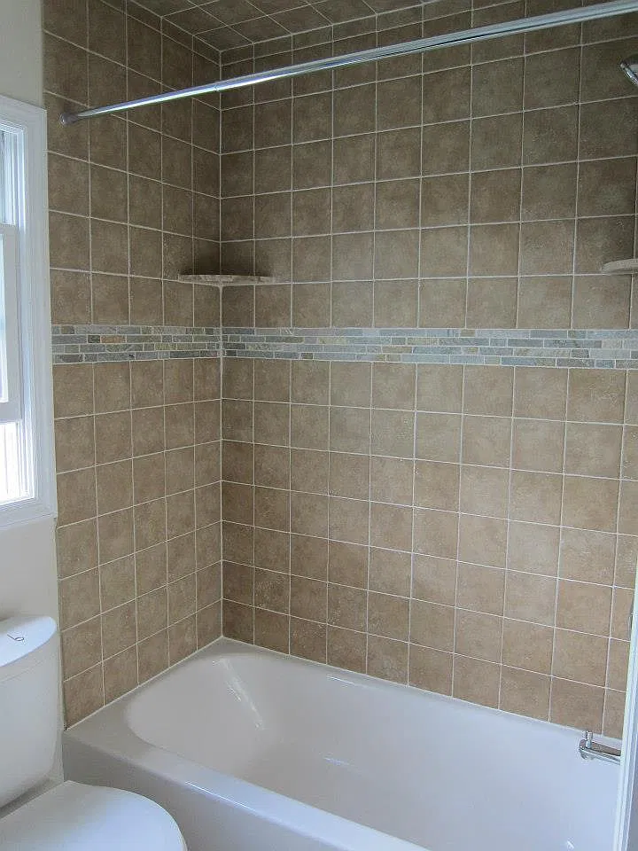 5 bed, $5,700 — Photo 4