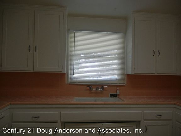 4th image of 1132 W Avenue J12