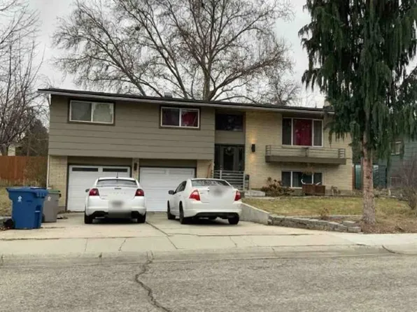 8321 W Crestwood Dr, Boise, ID 83704