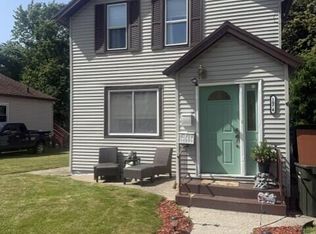 1074 W Grand Ave, Muskegon, MI 49441