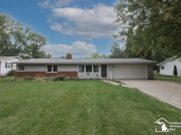 434 Brenot Ct, Blissfield, MI 49228