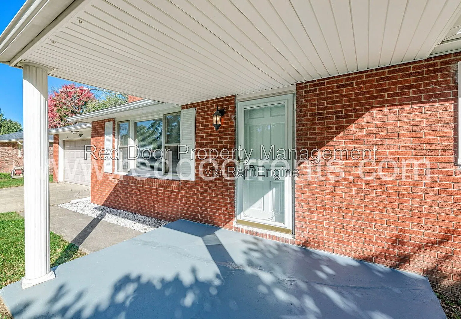 3 bed, 1.0 bath, 1305 sqft, $1,595 — Photo 3