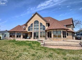 13147 Log Cabin Point, Fenton, MI 48430