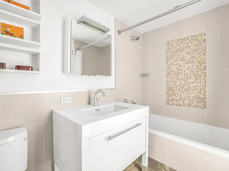 225 E 34th St #12C — Photo 8