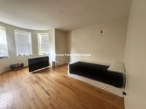 90A Saint Botolph St #4, Boston, MA 02116