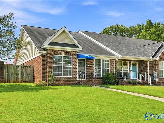 3rd image of 1408 Bridgewater Pl