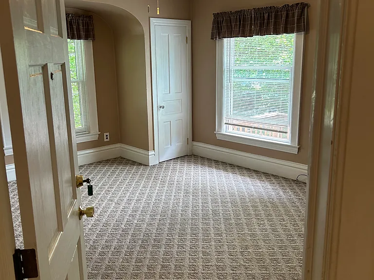 231 College Ave NE — Photo 2