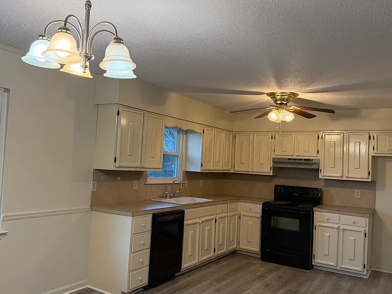 7308 Dublin Ln — Photo 3