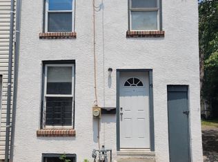 19 E Blackberry Aly, Norristown, PA 19401