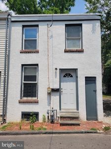 19 E Blackberry Aly, Norristown, PA, 19401
