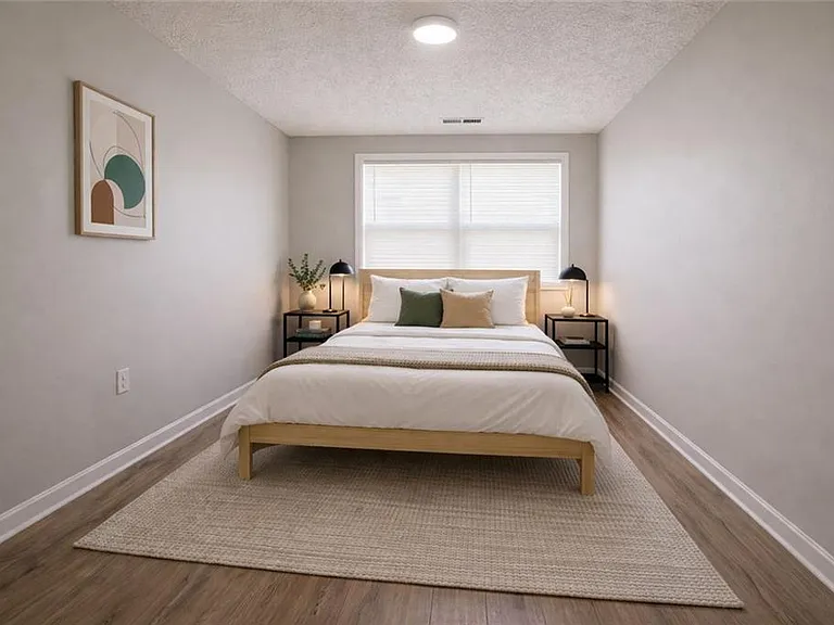 2154 Olmadison Vw — Photo 21