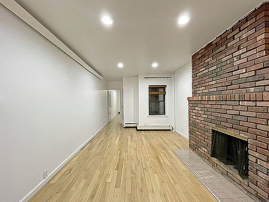 3rd image of 166 E 82nd St #4