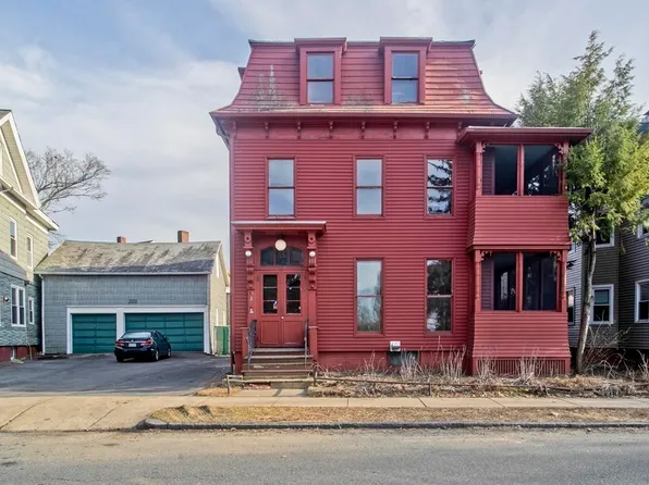 35 Cedar St, Springfield, MA 01105