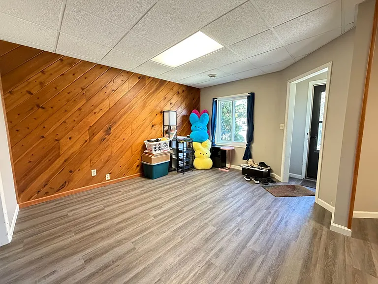 1701 Baxter Ave — Photo 3