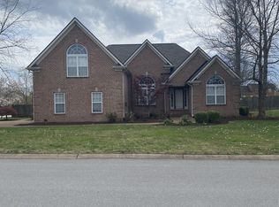 106 Stonefield Dr, Mount Juliet, TN 37122