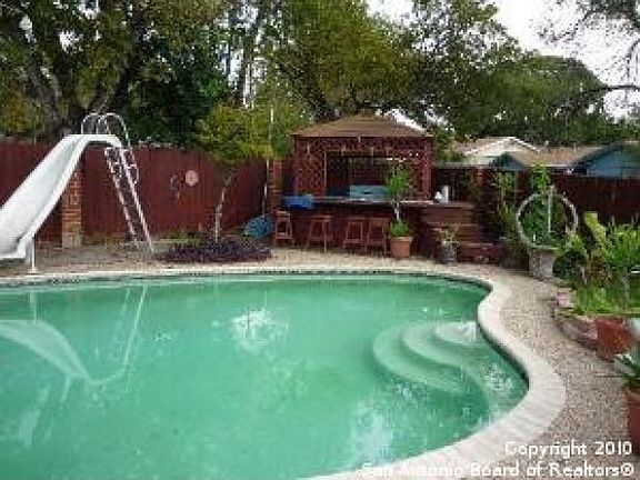 2nd image of 2506 Cannes Dr