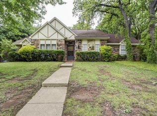 920 Oak Creek Estates Dr, Lewisville, TX 75067