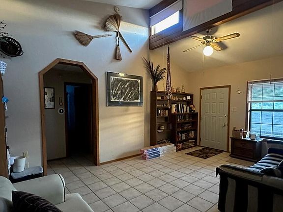 4th image of 231 Las Palomas Rd