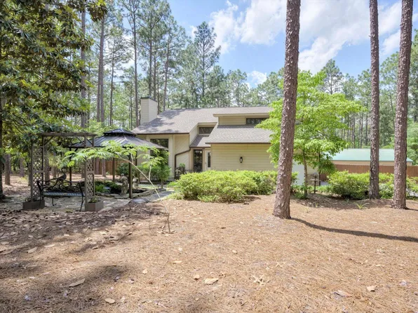 527 Woods Bend Dr, Aiken, SC 29803