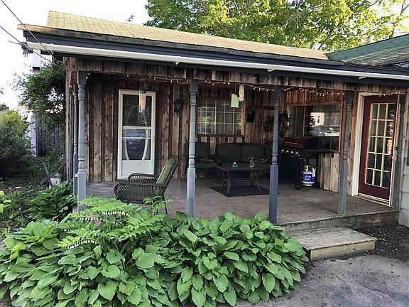 4th image of 44 Church St