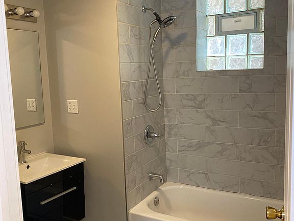 4th image of 2833 W Polk St #1