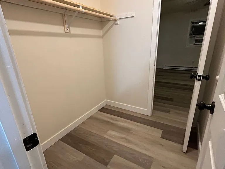 2504 E Oakbrook Dr — Photo 9