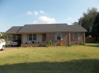 509 Woodvale Dr, Hopkinsville, KY 42240