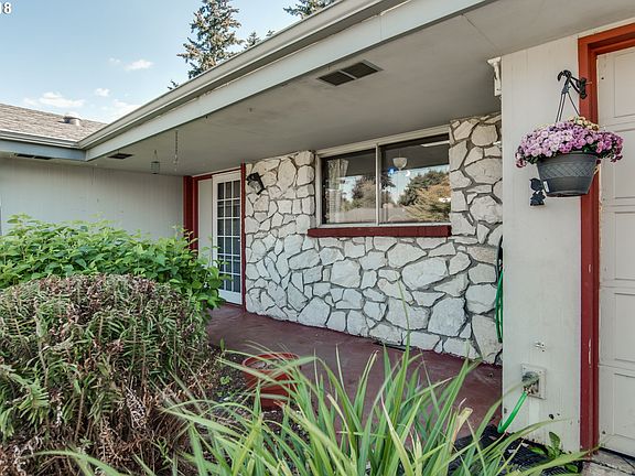 3rd image of 8901 NE 59th St