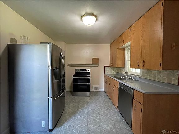 5th image of 3704 Jewell St