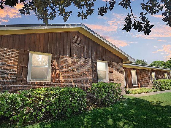 5th image of 1803 Westover Dr