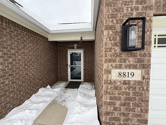 4th image of 8819 Twain Ln