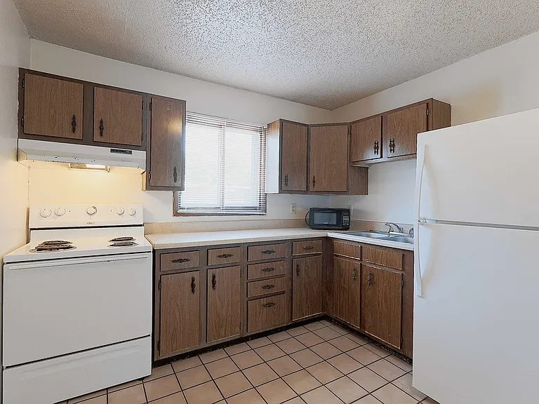 2312 R St — Photo 10