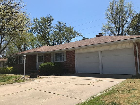 Oversized 2 car garage