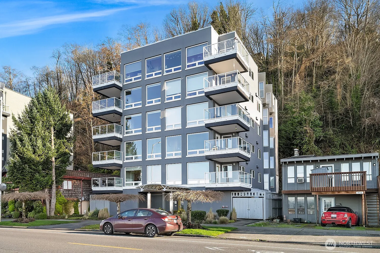 1402 Alki Avenue SW #402 photo 1