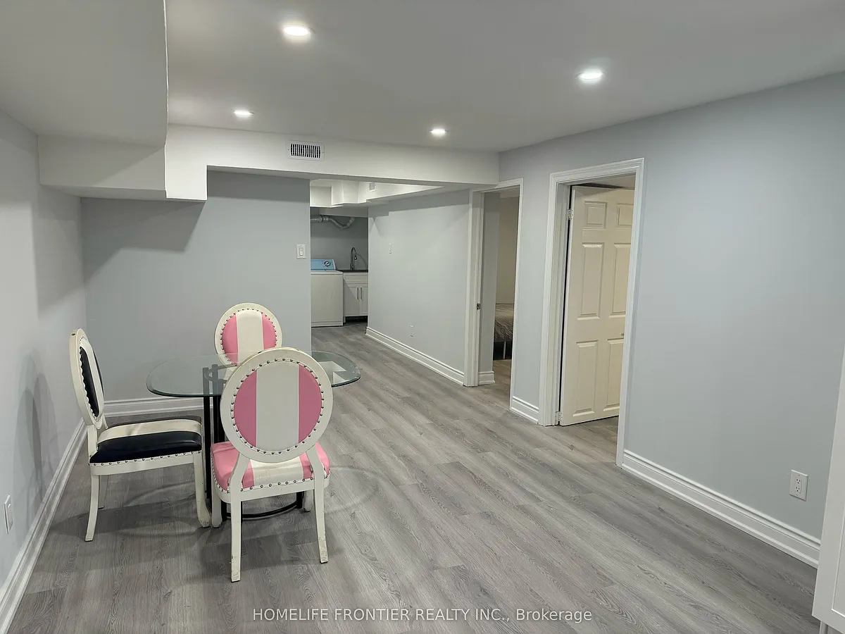 Building Photo - 23 Saddlewood Ct #BASEMENT