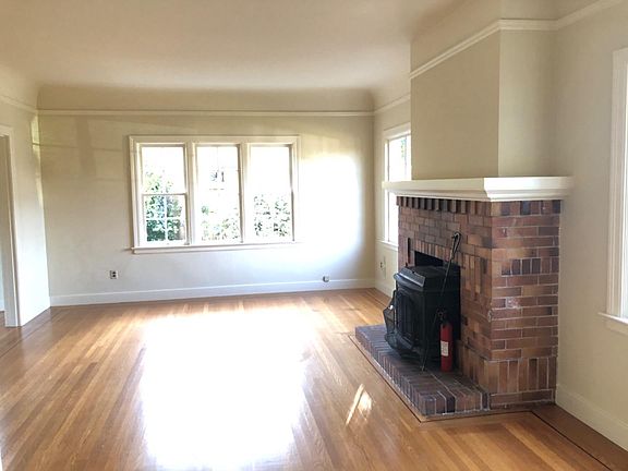 4th image of 614 Orchard St