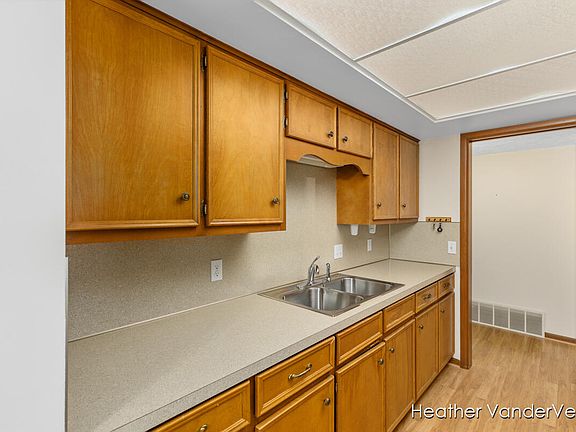 4th image of 5270 Southbrook Ct Unit 63