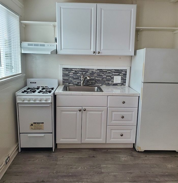 1st image of 26 Westminster Ave APT 17