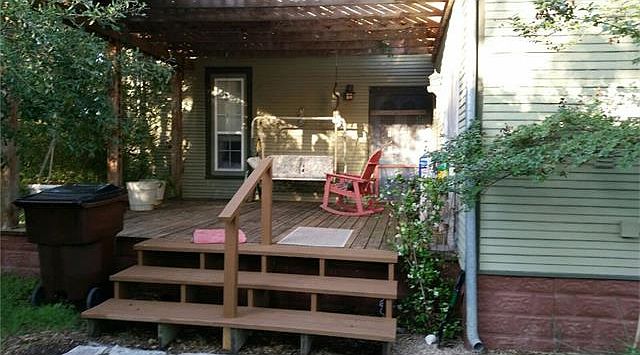 2nd image of 207 N Rio Grande St
