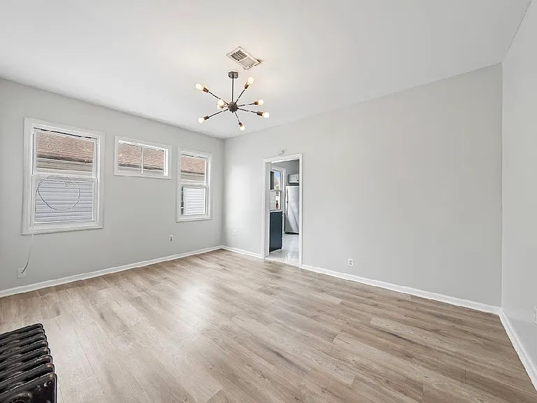 210 W Price St #2L — Photo 3