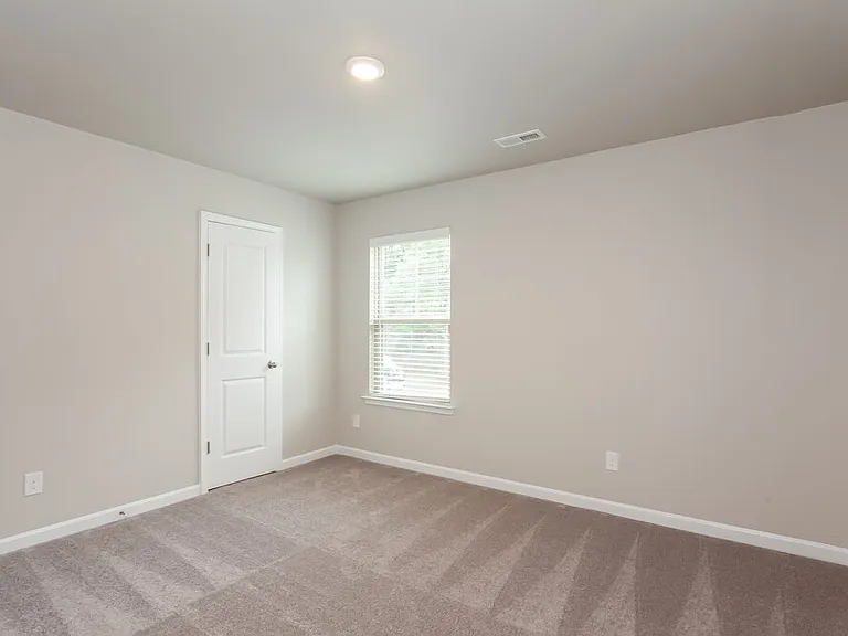 208 Neal Dr — Photo 11