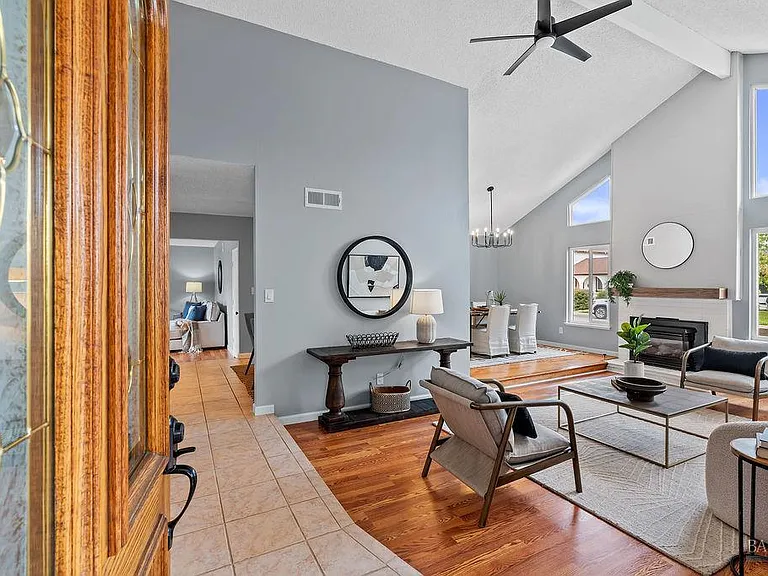 1316 Ponderosa Dr — Photo 3