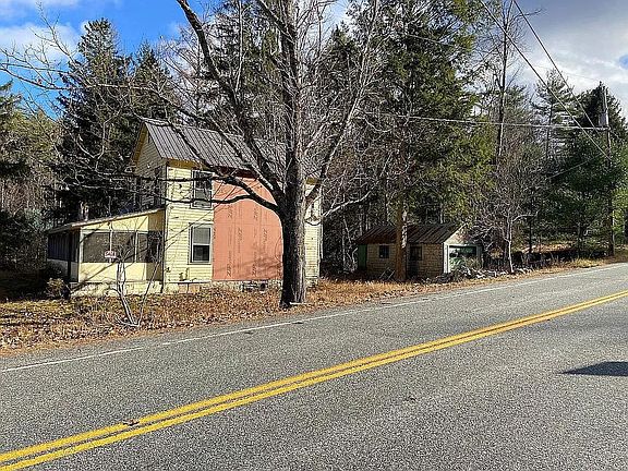 3rd image of 998 County Route 10 Corinth, NY 12822