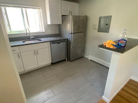 4th image of 7-9 Holmes St #2CVR