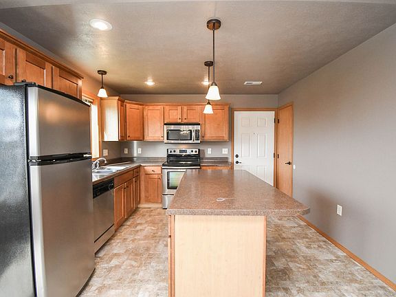 4th image of 1105 E 73rd St APT 204