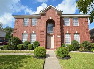 1915 Canyon Creek Ct, Pearland, TX 77581