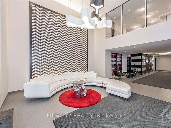 2nd image of 98 Richmond Rd #802