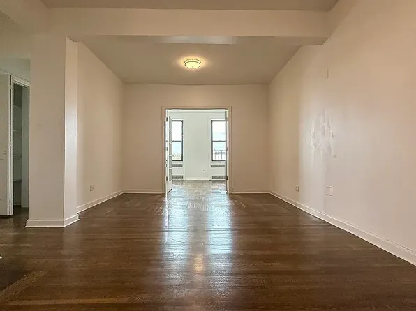 283 Albany Avenue image 1 of 11