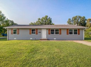 816 E Walnut St, Aurora, MO 65605