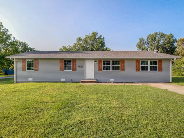 816 E Walnut Street, Aurora, MO 65605